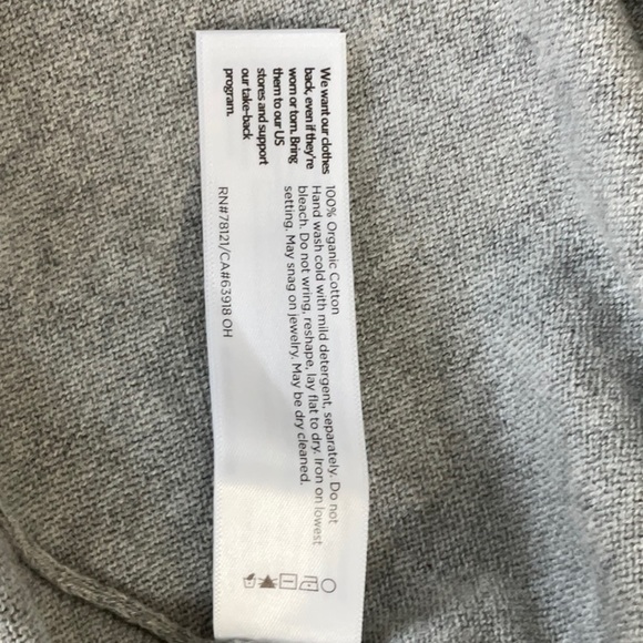 Cozy Luxury! EF V-Neck Box Top in Moon - Picture 6 of 6